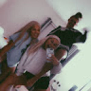 Meet your Posher, Holly